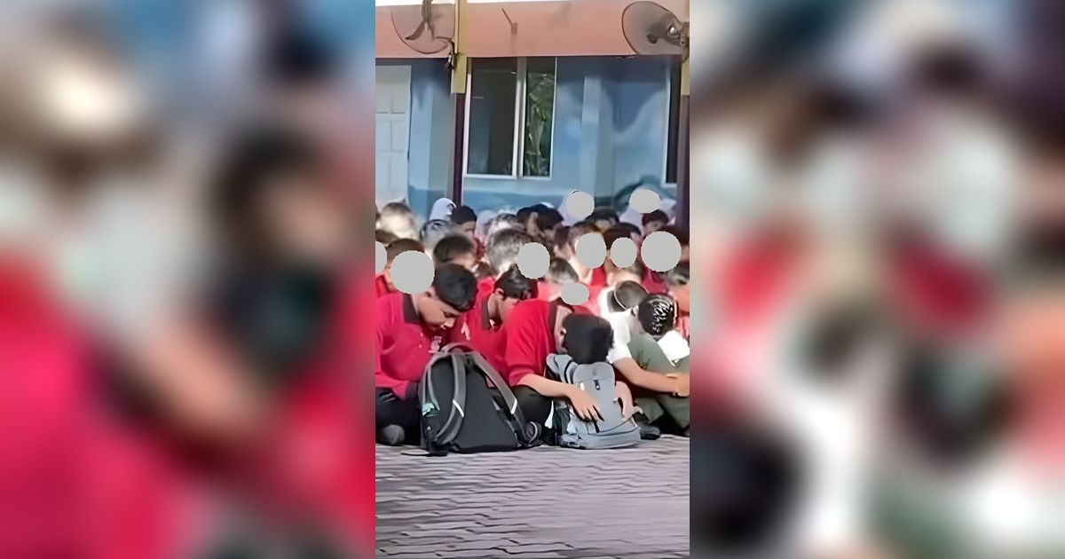 Aksi Siswa Laki-laki Tidak Ambil Kesempatan 'Cuci Mata' dengan Menjaga Pandangan Saat Teman Wanita Menari Ini Banjir Pujian