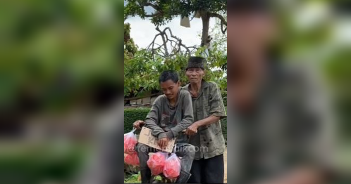 Bikin Nangis, Kisah Pilu Kakek 80 Tahun Andalkan Jualan Kerupuk Demi Sambung Hidup Bareng Anak ODGJ