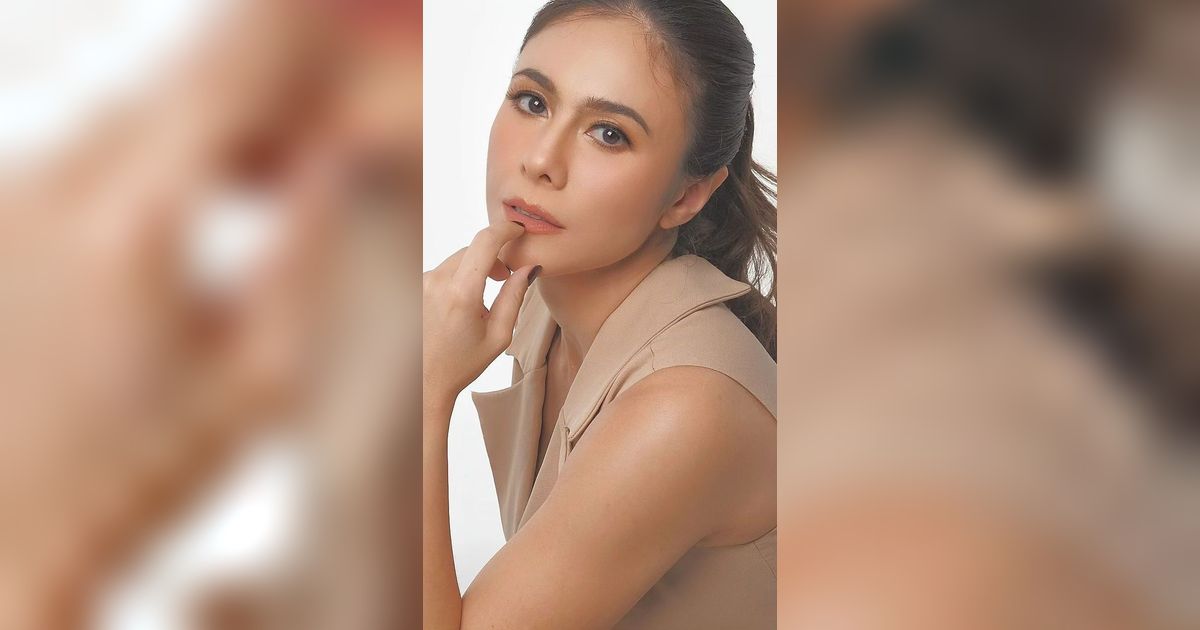 Pamer Foto Menawan Pakai Bra Abu-abu, Tubuh Wulan Guritno Bikin Salfok