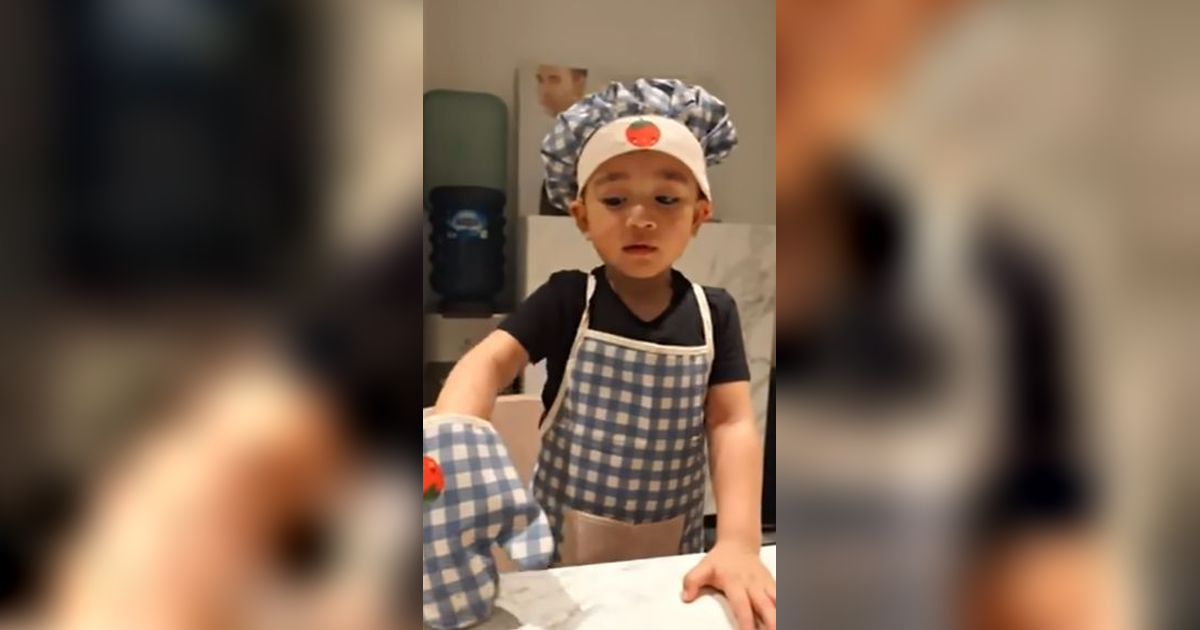 Gemas Banget! 7 Potret Rayyanza Bikin Jelly Pudding ala Chef Bareng Sus Rini