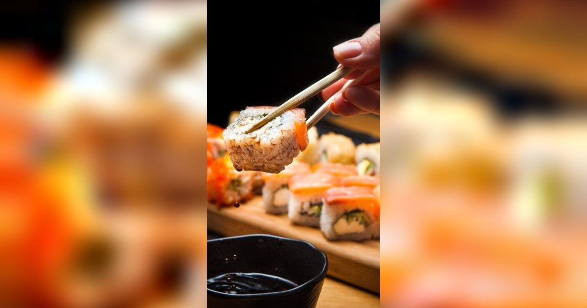 Meski Terlihat Simpel, Ternyata Makan Sushi juga Ada Aturannya Lho, Ini Caranya
