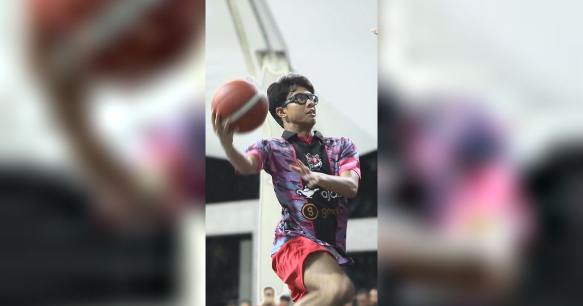 Alam Ganjar Main Basket Bareng Komunitas dan Tim PON Sulawesi Utara