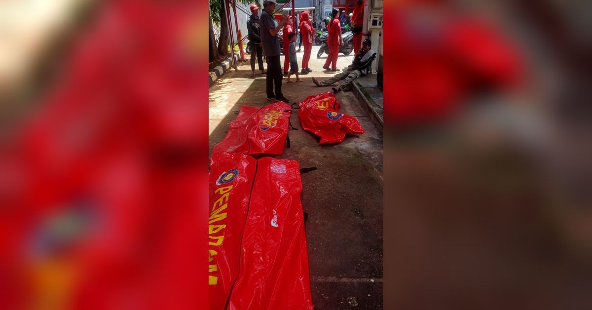 Tembok SPBU Setinggi 2 Meter  di Tebet Roboh: Ayah, Ibu dan Anak Tewas di Tempat