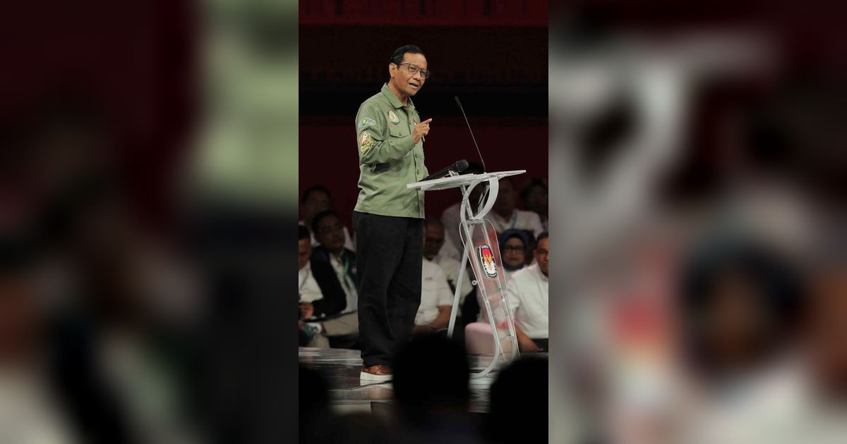 Ditanya Gibran di Debat, Mahfud MD sampai Geleng-Geleng Sebut ‘Gila Ini’