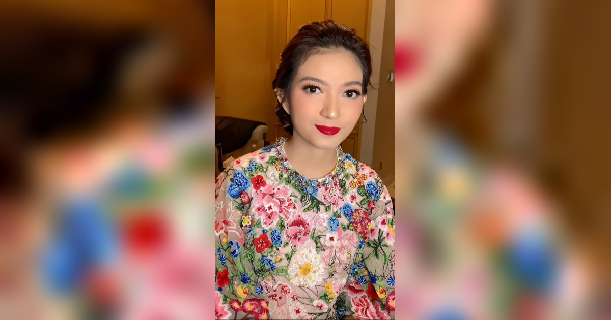 On Point! Selvi Ananda Dirias dengan Lipstik Merah Merah Menyala