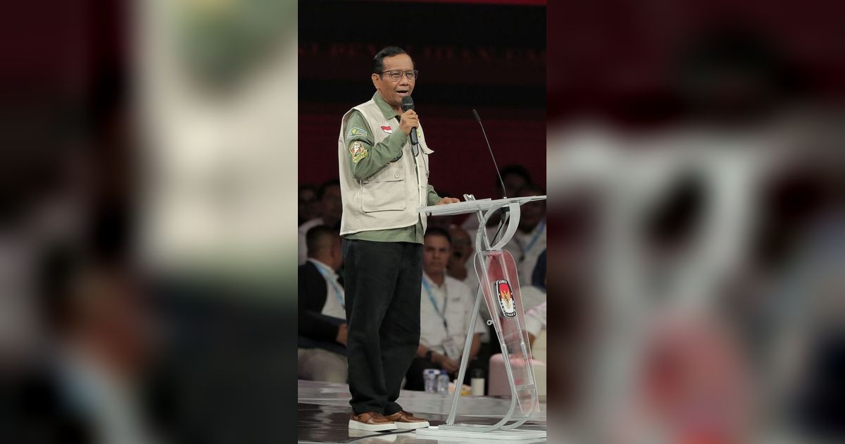 Ganjar Puji Penampilan Mahfud di Debat Cawapres: Seperti Kata Gus Dur Peluru Tak Terkendali