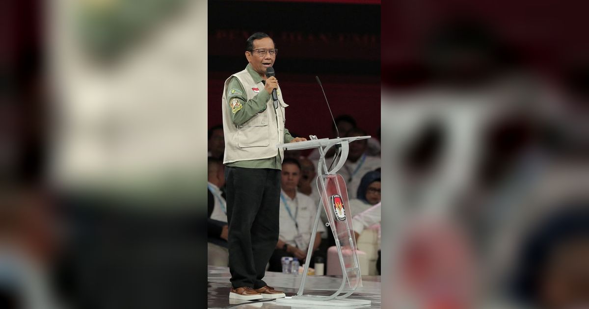 VIDEO: Viral Mahfud Jokes Bapak-Bapak TikTok di Debat: Yang Bener Aja? Rugi Dong!