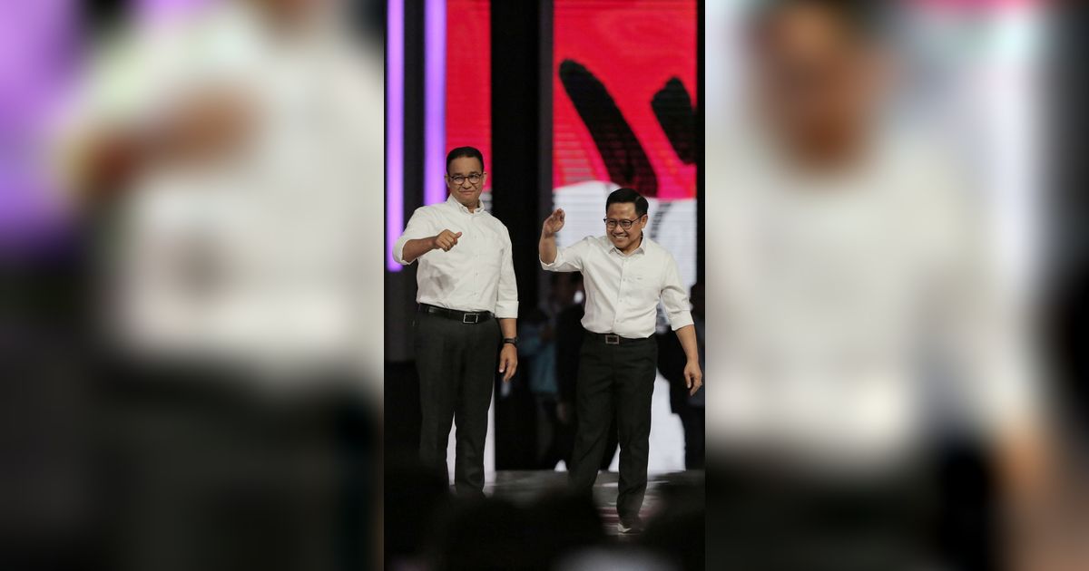 VIDEO: Live TikTok Usai Debat, Anies-Cak Imin Dapat Videotron Sentil Ijazah Asli