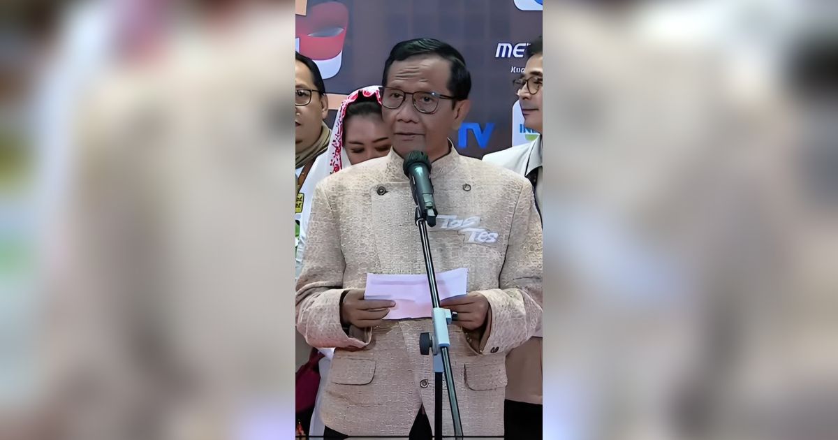 Cerita Menarik dari Beskap Tenun Mahfud MD yang Dikenakan Setelah Debat
