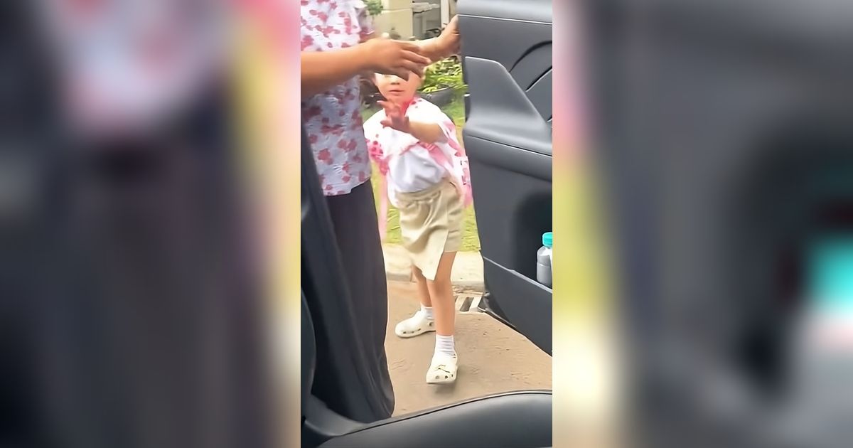 Kocak Banget, Video Ibu Antar Sekolah tapi Anaknya Ketinggalan di Rumah