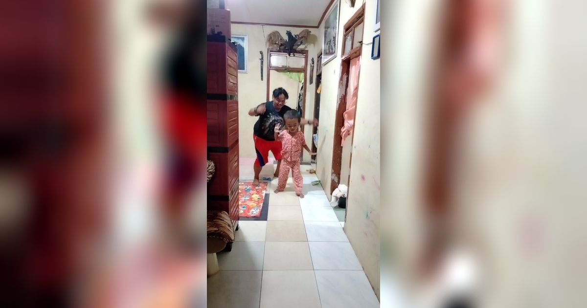 Momen Haru, Anak Pengidap Hidrosefalus Akhirnya Bisa Jalan Sendiri