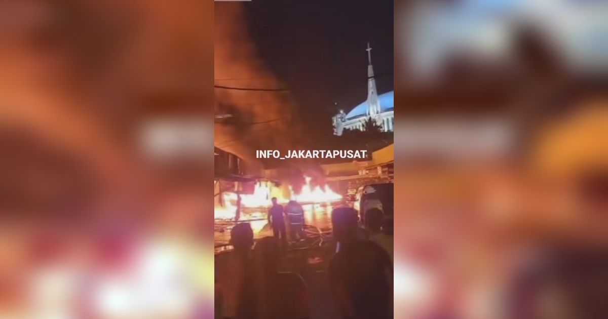 Delapan Kios Pasar Mobil Kemayoran Terbakar, Kerugian Capai Rp2,4 Miliar