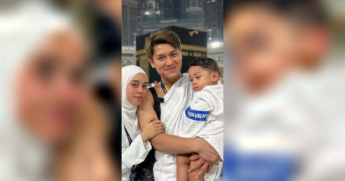 Kejadian Tak Terduga Dialami Putra Rizky Billar dan Lesti Saat Foto di Depan Kabah