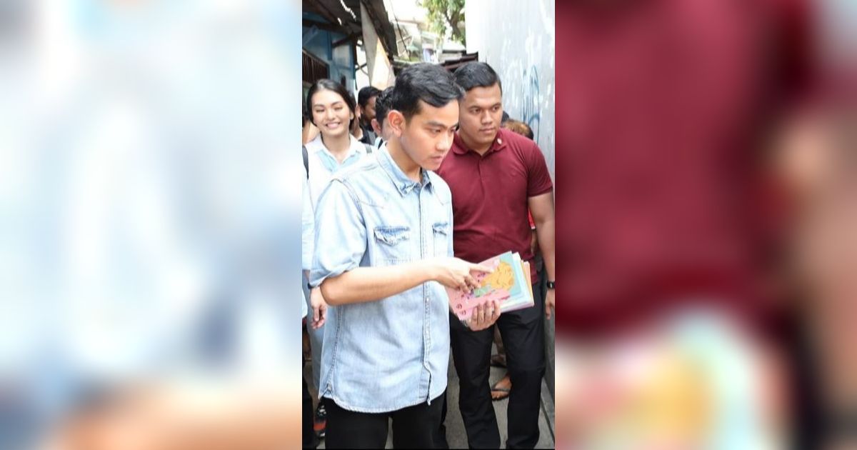 Respons Gibran Soal Viral Pose 2 Jari dari dalam Mobil Kepresidenan: 