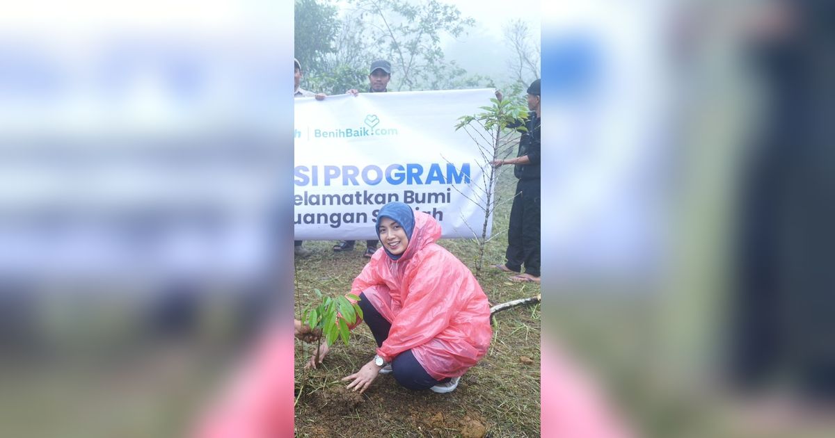 BCA Syariah Tanam 1.000 Bibit Durian di Bogor, Emisi 8.183 Kg CO2 Berkurang