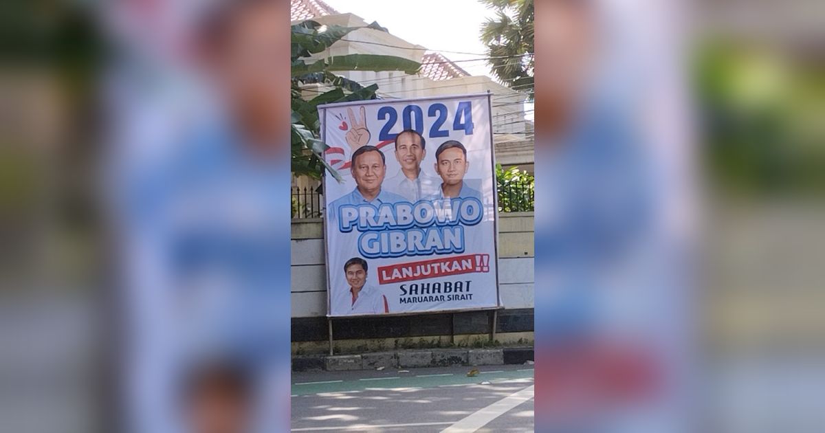 Penampakan Baliho Jokowi Bersama Prabowo-Gibran, Mejeng Dekat Markas AMIN