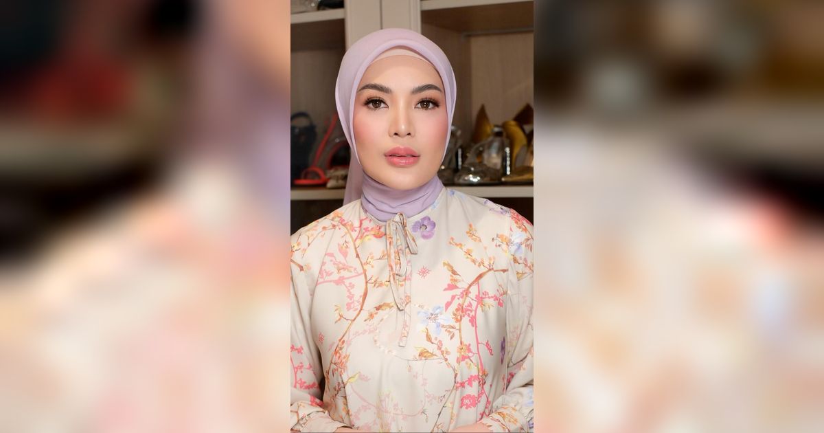 Potret Terbaru Nindy Ayunda yang Kini Mantap Berhijab, Paras Cantiknya Bikin Pangling!