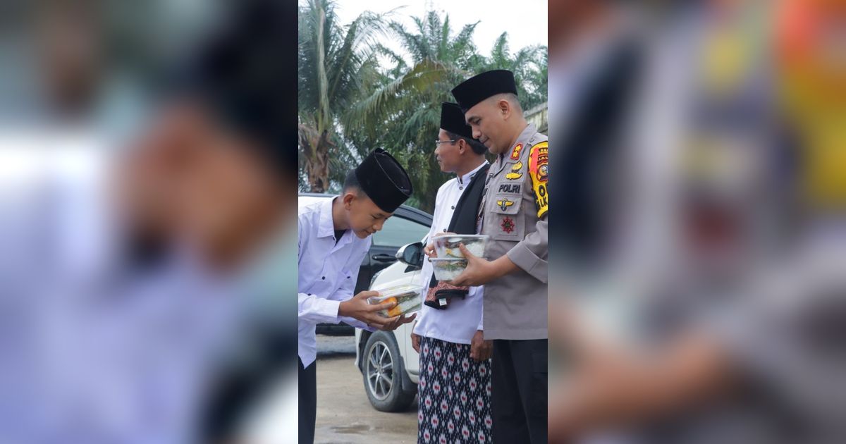 Kapolres Inhu Beri Makan Siang untuk Jemaah dan Santri, Bayar Pakai Doa agar Pemilu Aman