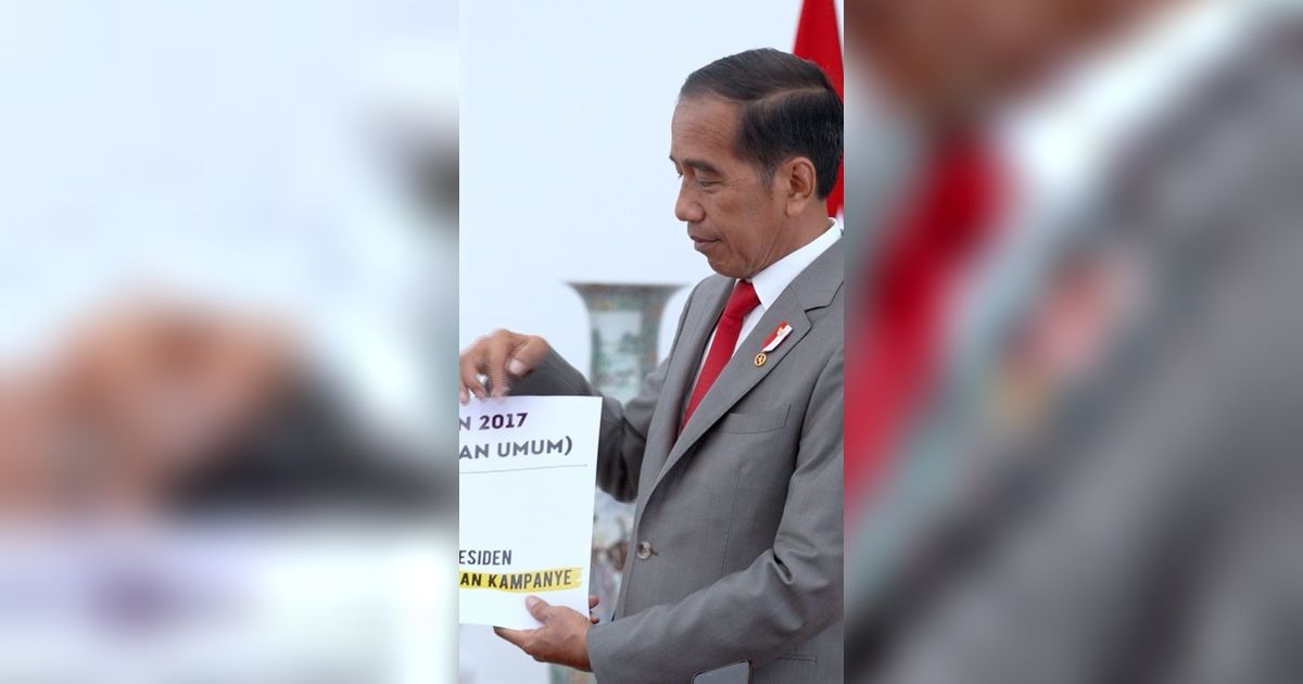 Jokowi Jelaskan Presiden Boleh Kampanye Sambil Bawa Kertas Besar Berisi Pasal-Pasal UU Pemilu