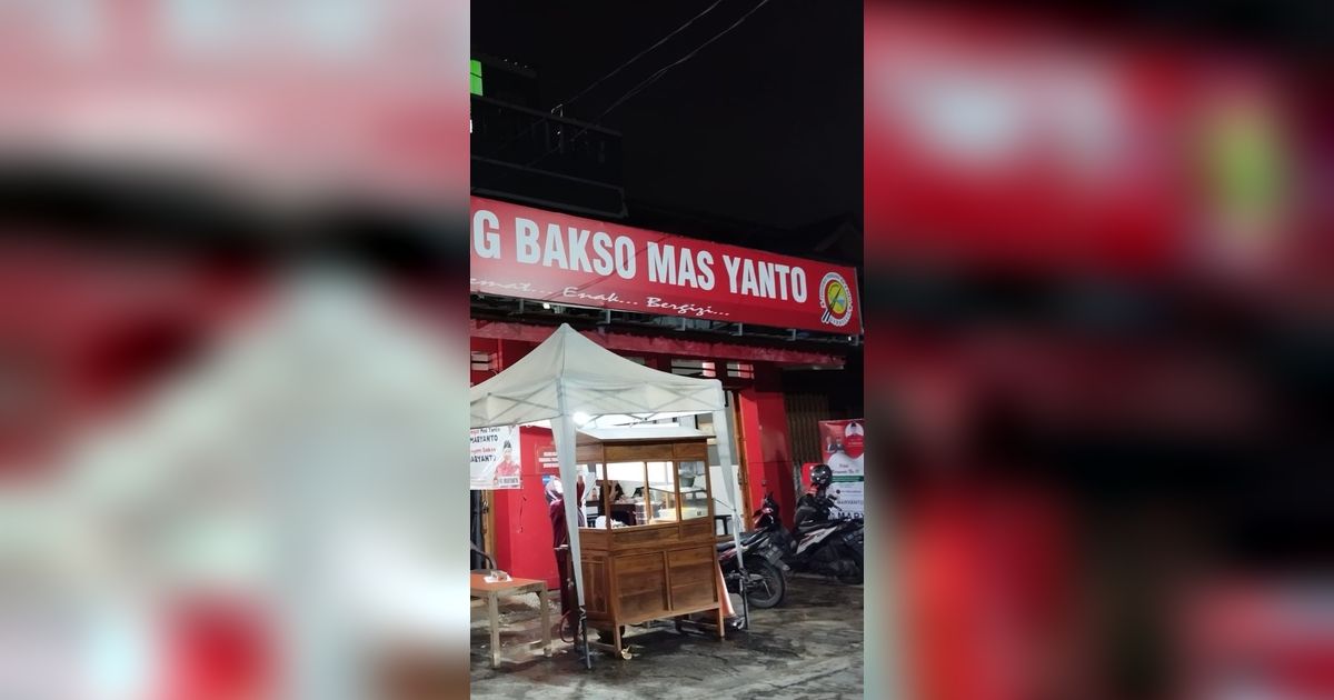 Solidaritas Tukang Bakso se-Jabodetabek Pasang Spanduk Teman Maju Nyaleg