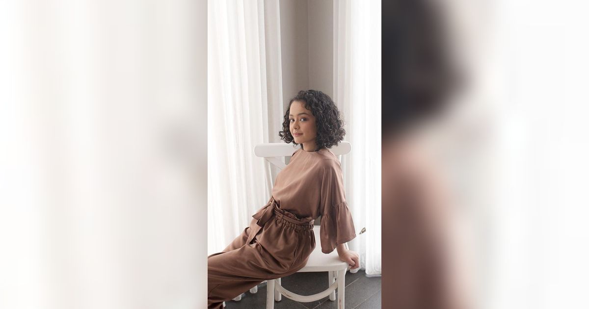 Look Etnik Mutiara Baswedan, Tiap Outfit Ada Ceritanya
