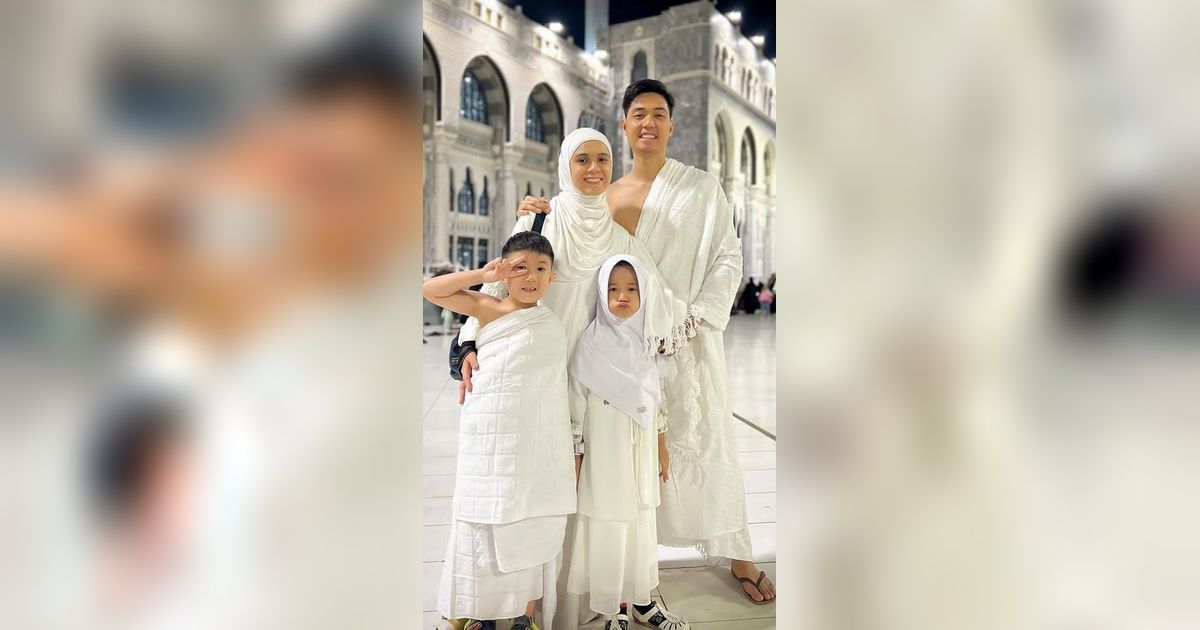 Potret Nycta Gina dan Keluarga Pilih Jalani Umrah di Momen Pergantian Tahun, Ungkap Rasa Penuh Syukur