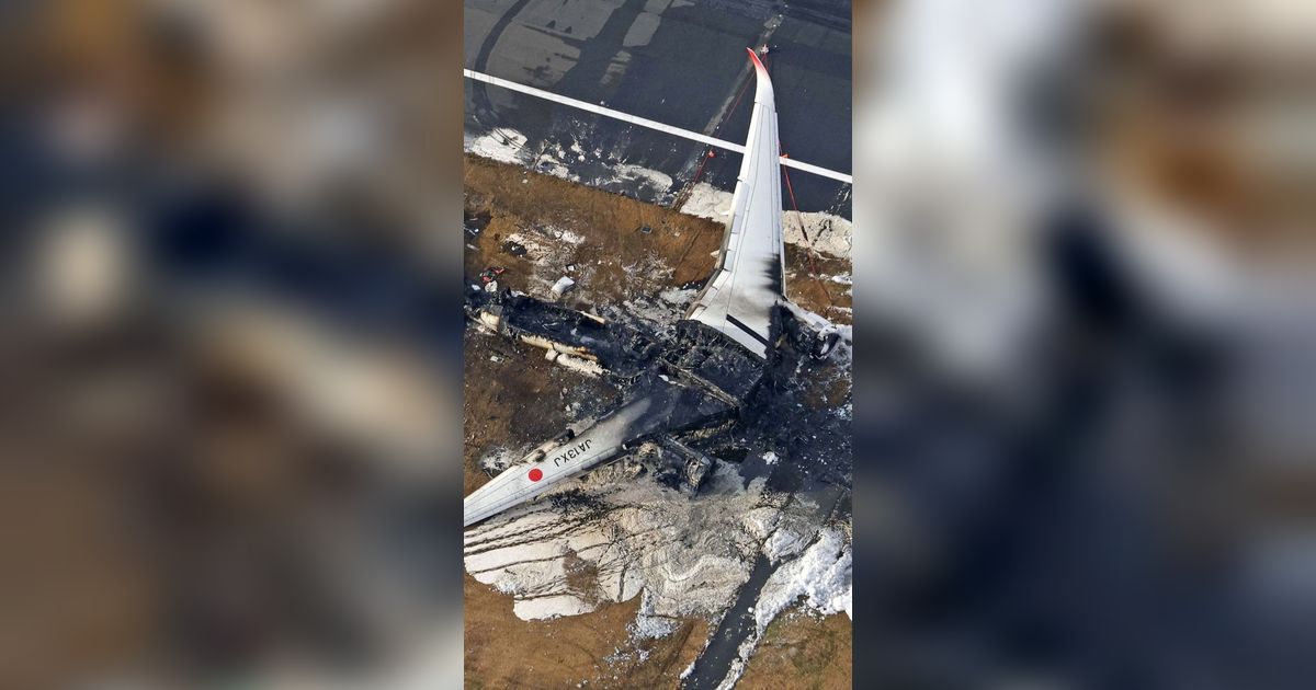 FOTO: Beginilah Kondisi Pesawat Japan Airlines Usai Terbakar Hebat di Bandara Haneda: Hangus dan Hancur