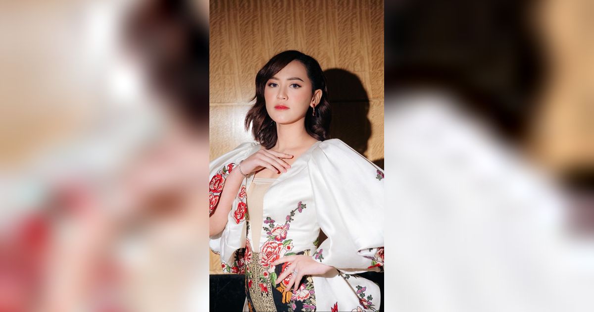 Penampilan Manglingi Happy Asmara Pakai Hijab Syar'i, Bak Bumi dan Langit dari Busana Manggung