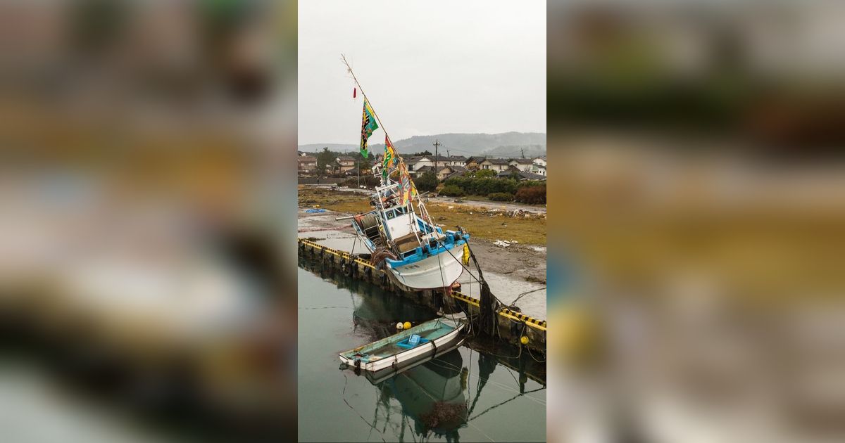 FOTO: Potret Kapal-Kapal Terjebak ke Daratan Setelah Tersapu Tsunami 1,2 Meter di Jepang