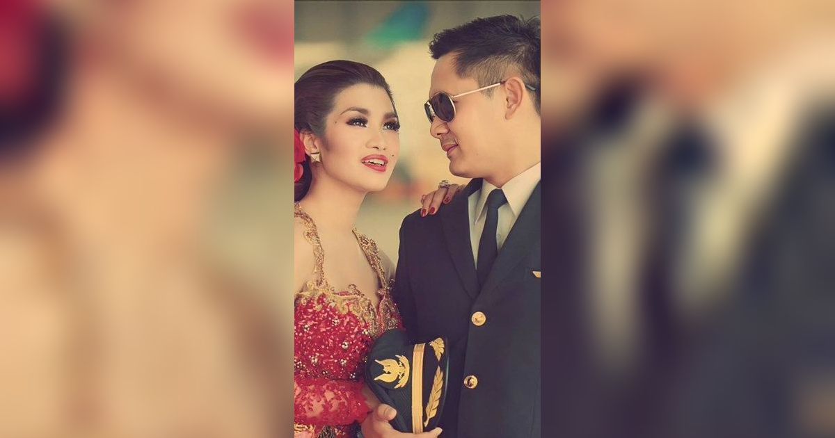 Suami Dikirimi Foto Vulgar Pramugari! Inilah 8 Potret Rumah Mewah Fitri Carlina Istri Pilot