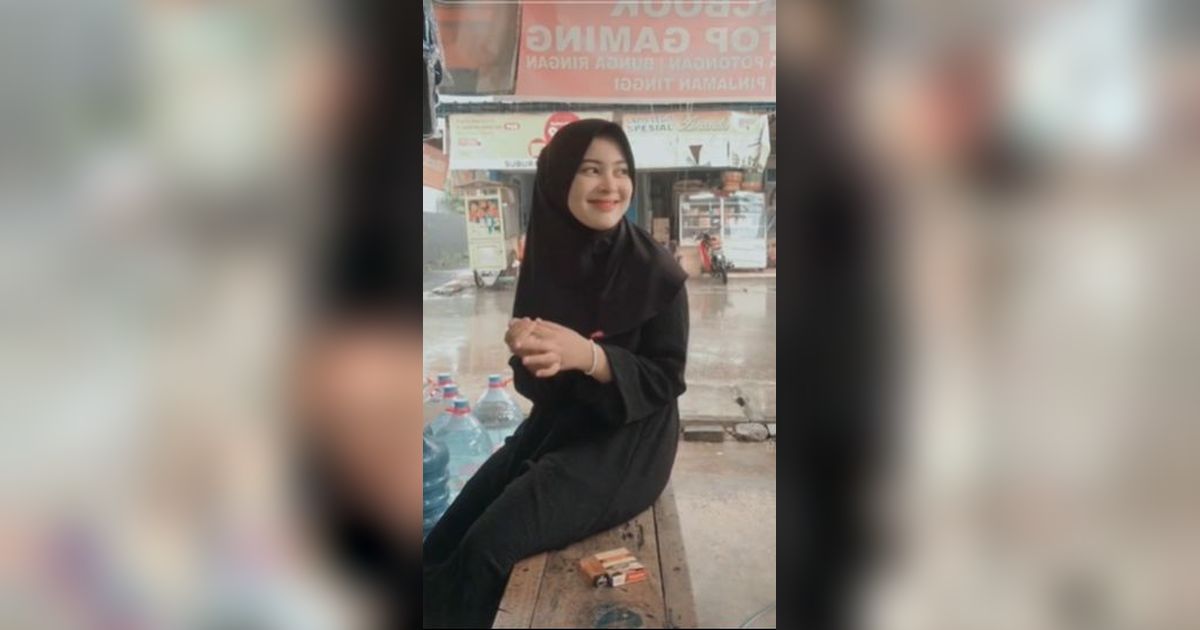 Viral Potret Penjual Es Teh yang Disebut Mirip Artis, Netizen: Manisnya Kebangetan
