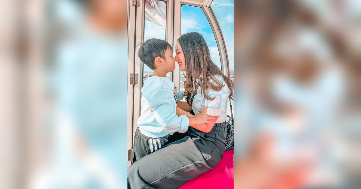 Potret Momen Haru Pemakaman Anak Tamara Tyasmara