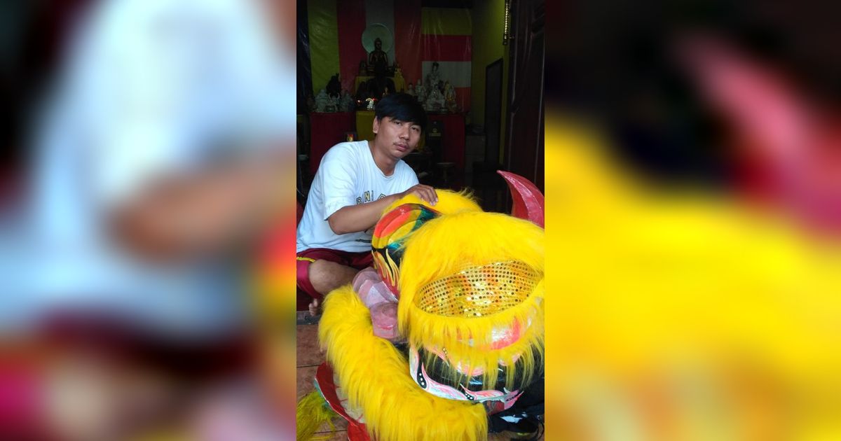 Konsisten Jaga Warisan Leluhur, Begini Kisah Julius Setiawan Satu-satunya Perajin Barongsai di Sidoarjo