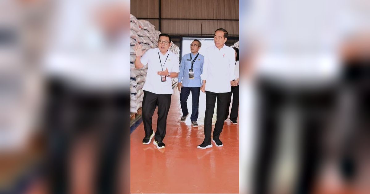 Jokowi Rajin Bagi-Bagi Bansos Tanpa Mensos Risma, Ada Apa?