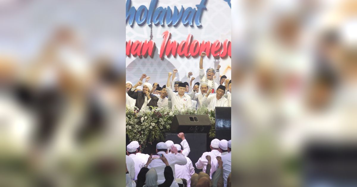 FOTO: Momen Cawapres Mahfud MD Hadiri Sholawat Persatuan Indonesia di Cibinong Bogor