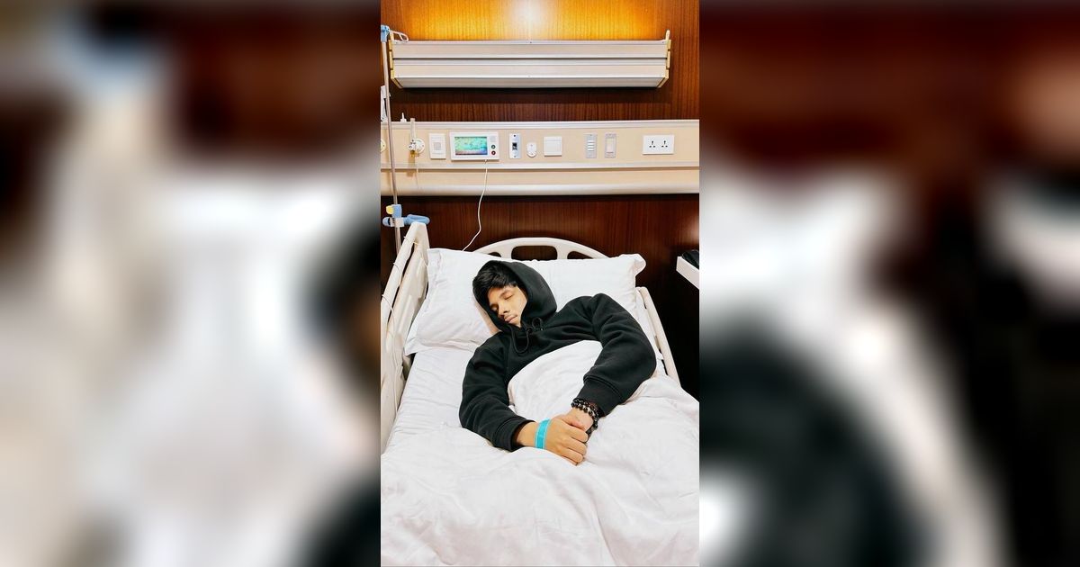 Atta Halilintar Mengaku Tahan Sakit Sejak Sebulan Lalu, Kini Terbaring Lemas di Rumah Sakit dan Akan Menjalani Operasi