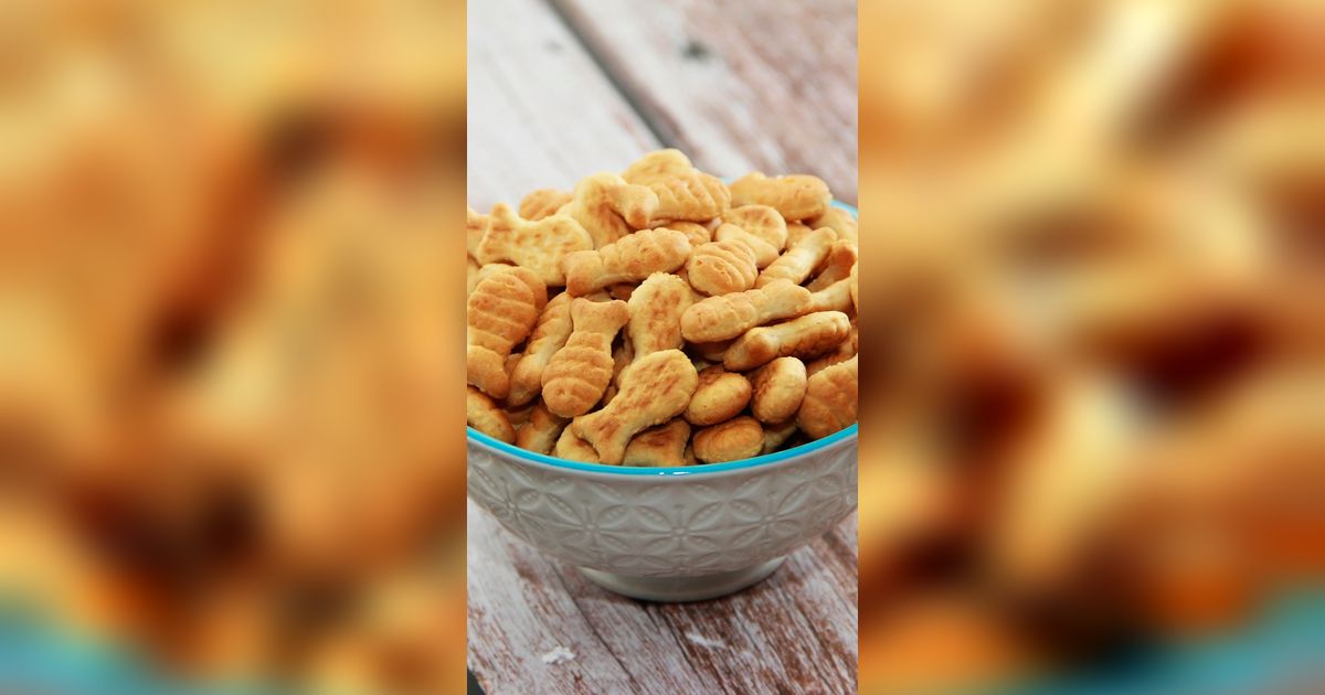 Bikin Biskuit Keju dengan 4 Bahan untuk Camilan Gurih Si Kecil