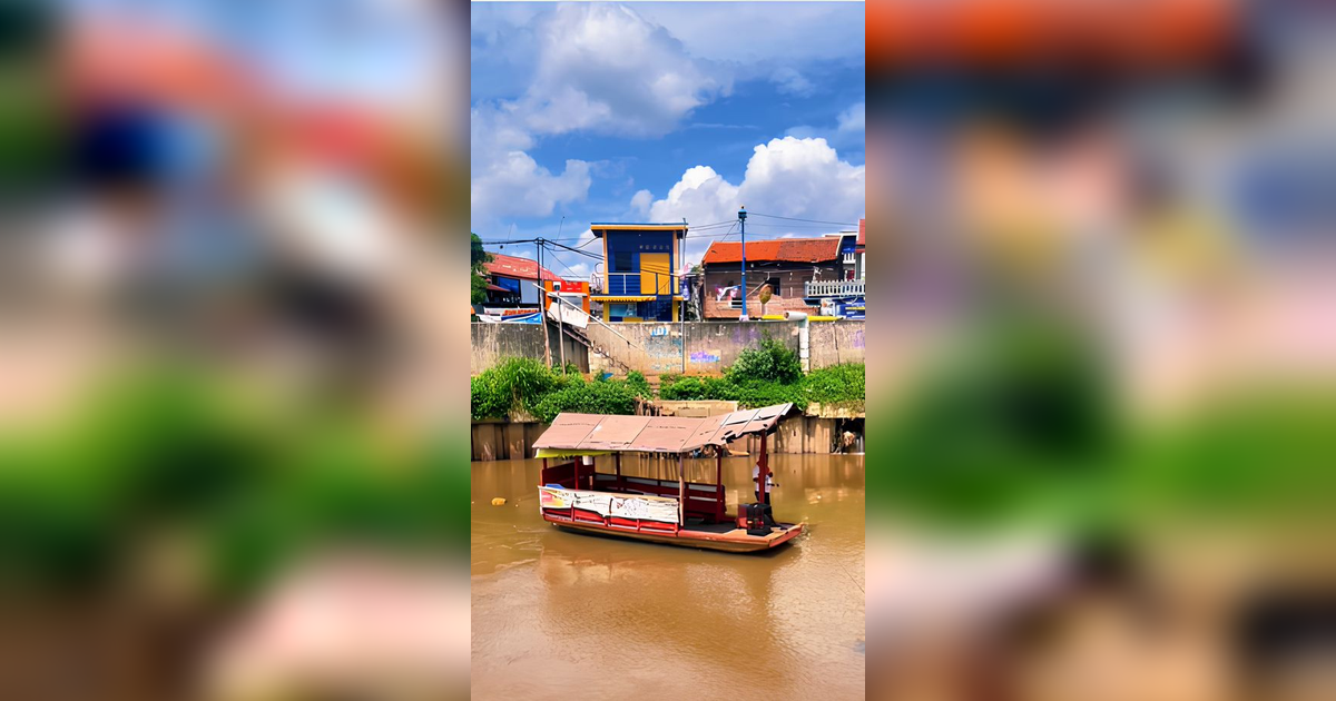 Jasa Besar Perahu Eretan di Ciliwung, Bantu Mobilitas Warga hingga Jaga Kebersihan Sungai sejak 1970-an