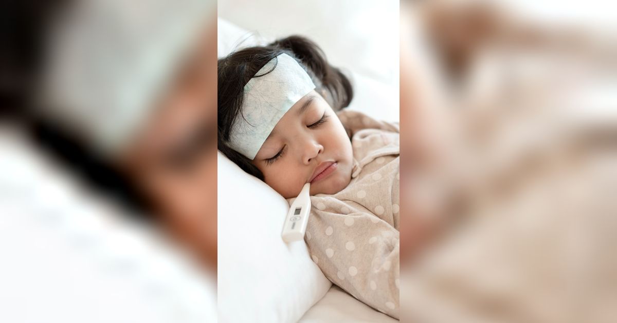 Anak Demam Ternyata Tak Boleh Asal Dikerok, Kulitnya Bisa Iritasi