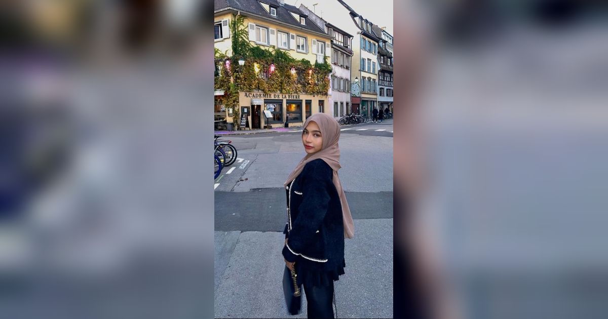 Oklin Fia Bikin Konten Es Krim Lagi, Gaya Makannya Jadi Omongan