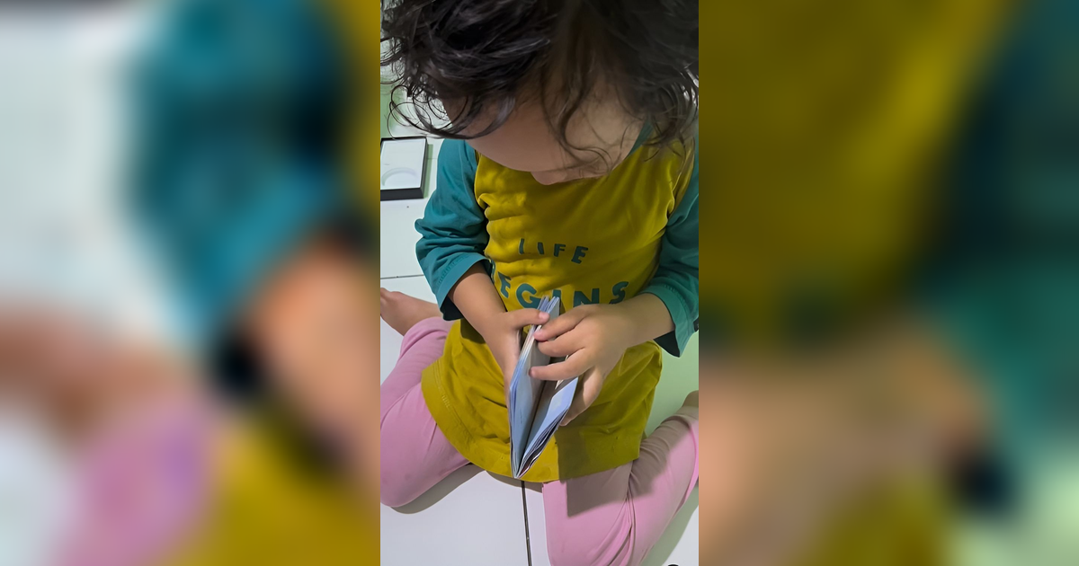 Bocah 3 Tahun Nangis Kejer Lihat Hasil Foto Paspor, Warganet Merasa Terwakilkan