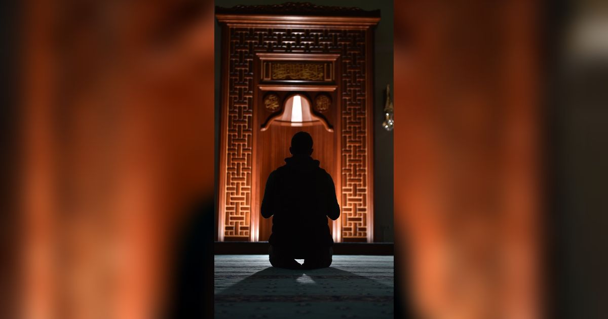 Memahami Hukum Membaca Doa Iftitah dalam Sholat, Lengkap Bacaan Arab dan Artinya