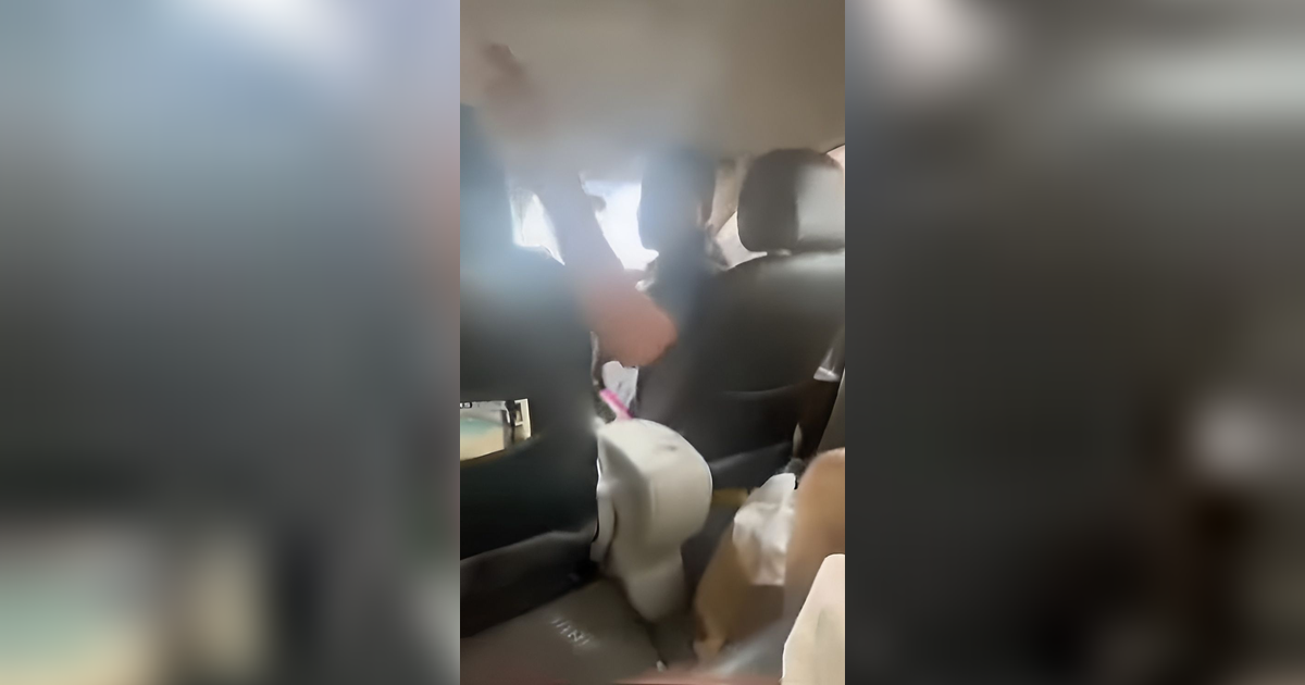 Viral Dua Turis Asing Diperas Sopir Taksi di Bali