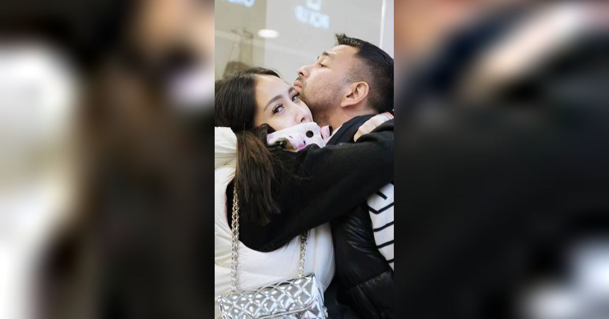 Foto-foto Mesra Raffi Ahmad dan Nagita Slavina di Eropa Bikin Baper, Netizen 'Otw Adiknya Cipung'