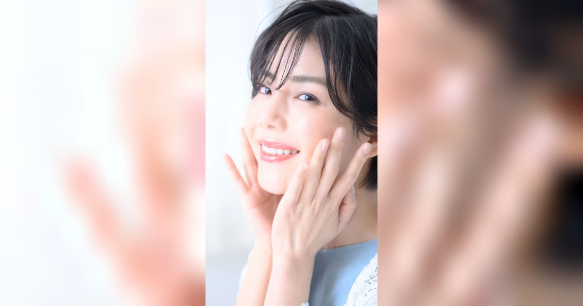 Buat Huruf C dengan Highlighter, Wajah Jadi Instant Glowing
