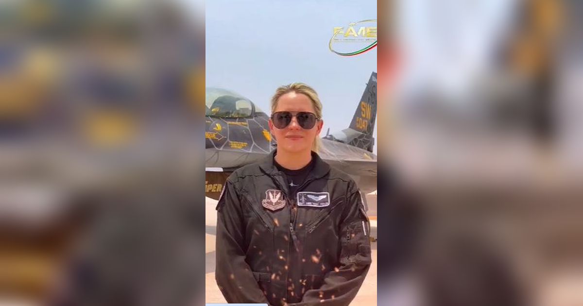 Sosok Cantik Pilot Tempur Wanita AS, Terbangkan F16 Meliuk-Liuk di Angkasa Bikin Deg-degan