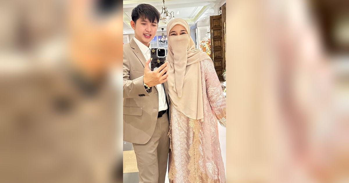 Doa Istri Koh Dennis Lim Berharap Buah Hati Saat Umroh Sangat Menyentuh
