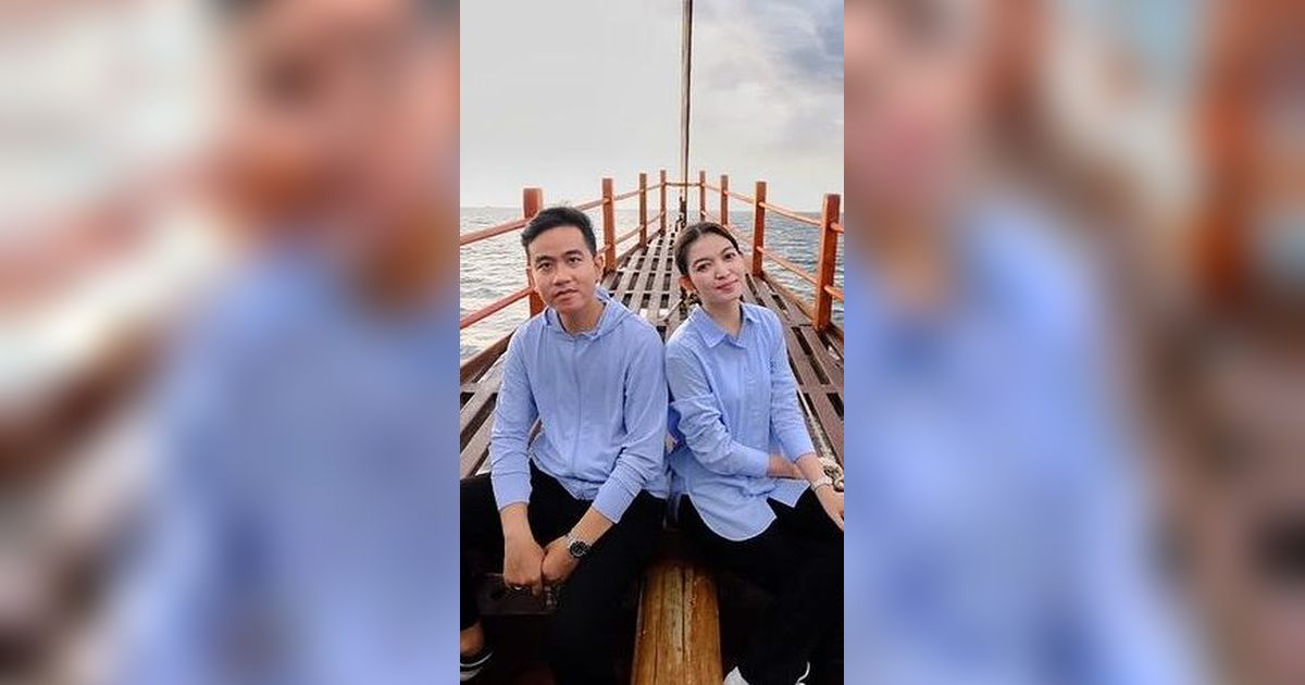 9 Potret Selvi Ananda dapat Kejutan Ulang Tahun di Pesawat, Salfok sama Muka Bantalnya