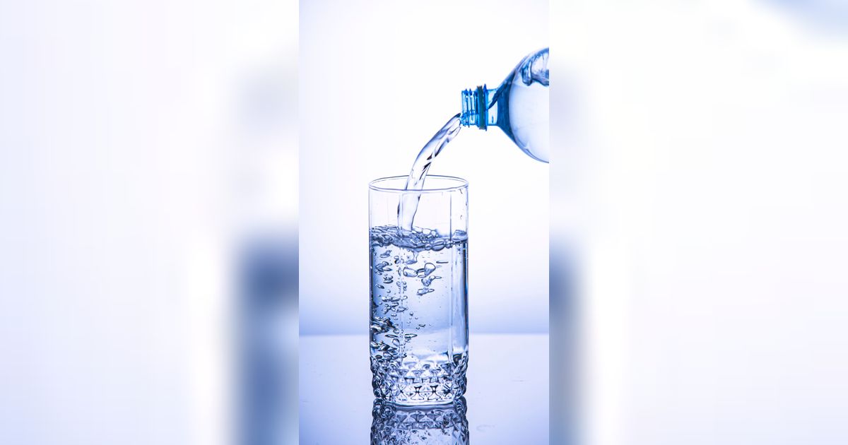 Heboh Wanita Gugat Hotel Bintang 5 Usai Minum Air Mineral Terkontaminasi Sperma