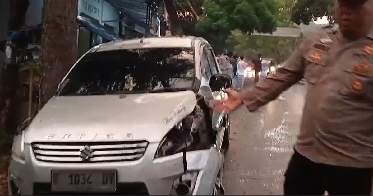 Heroik! Penangkap Pelaku Ganjal ATM Diwarnai Tabrak Tembok, Mobil Masuk Parit hingga Seruduk Kendaraan Warga